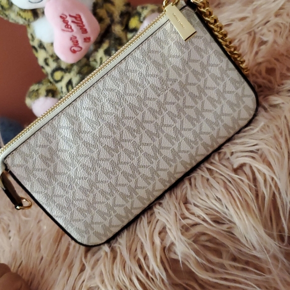Micheal Kors Chain Pochette - Picture 3 of 5